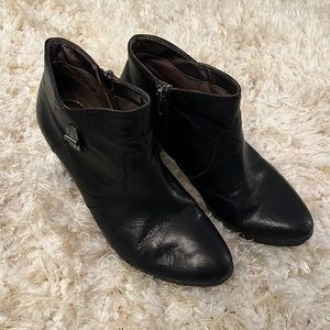 Easy Spirit easy grip ankle boots